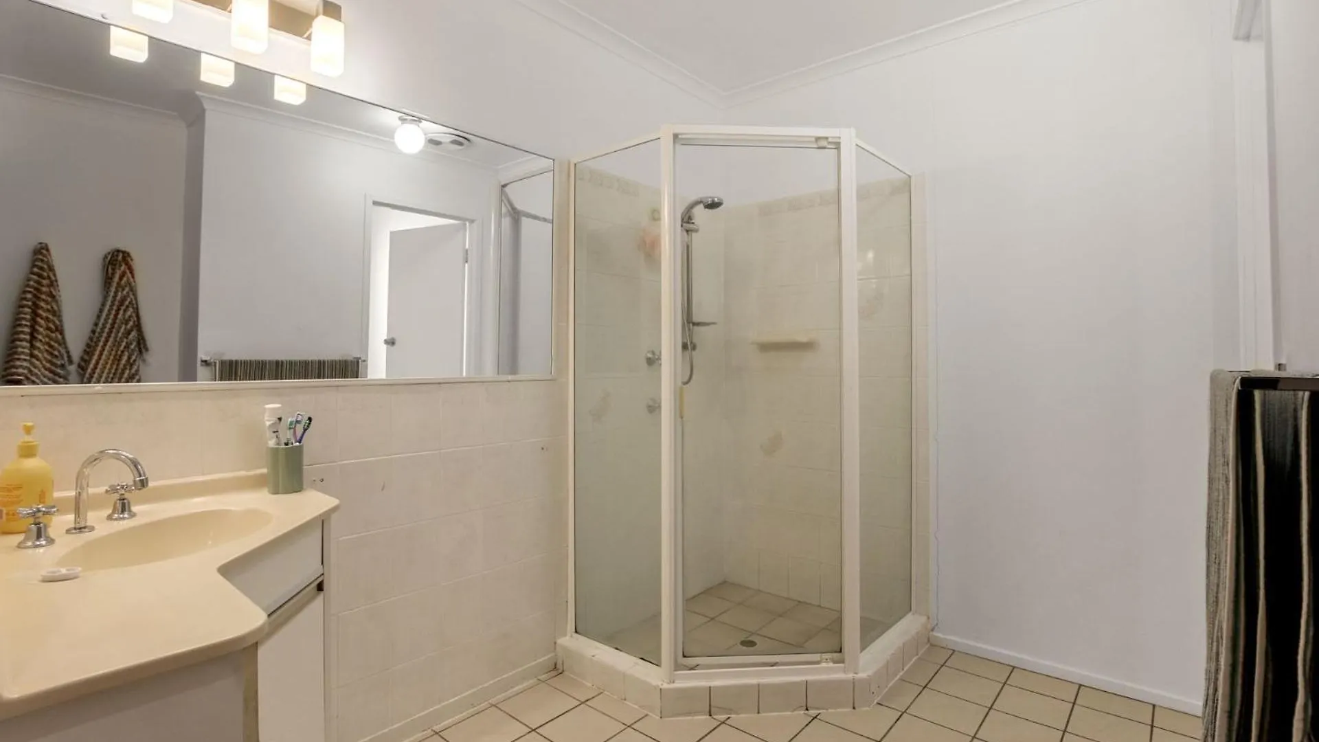 Holiday home Edmund Street 47, Shelly Beach Caloundra